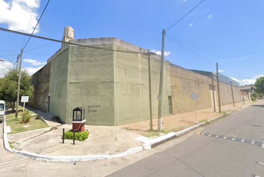 Esquina Miralla y Santameria