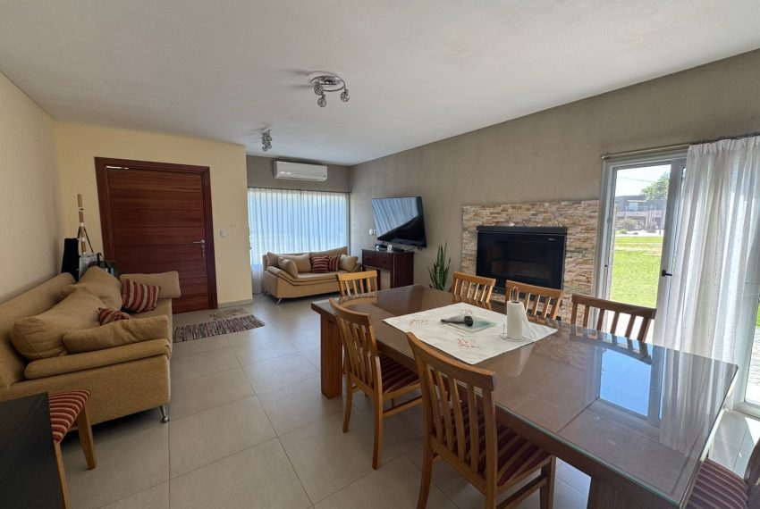 WhatsApp Image 2025-12-02 at 11.18.28 (2)