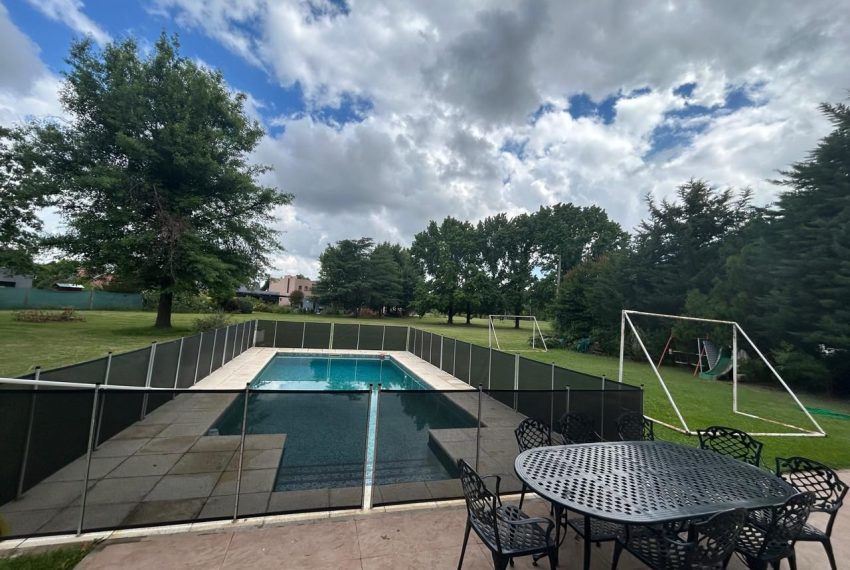 WhatsApp Image 2025-12-02 at 11.18.31 (1)